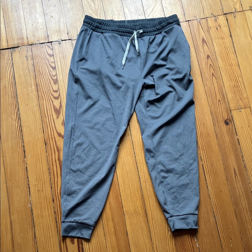 Women's Gray Vuori Jogger Pants with Drawstring